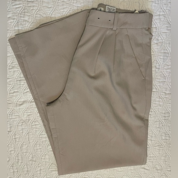 ABERCROMBIE AND FITCH- Curve Love Sloane Tailored Wide Leg, size 30 long, NWT - Picture 3 of 6